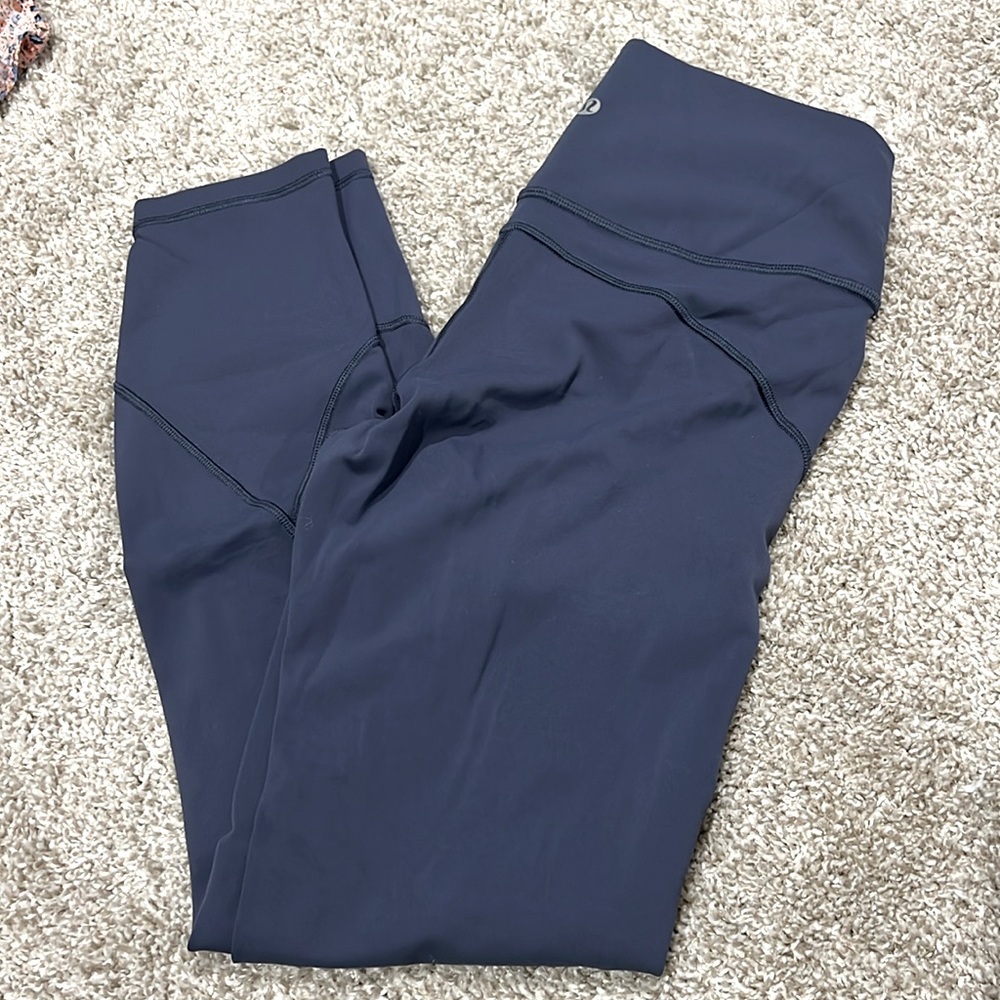 Lululemon In Movement. size 6